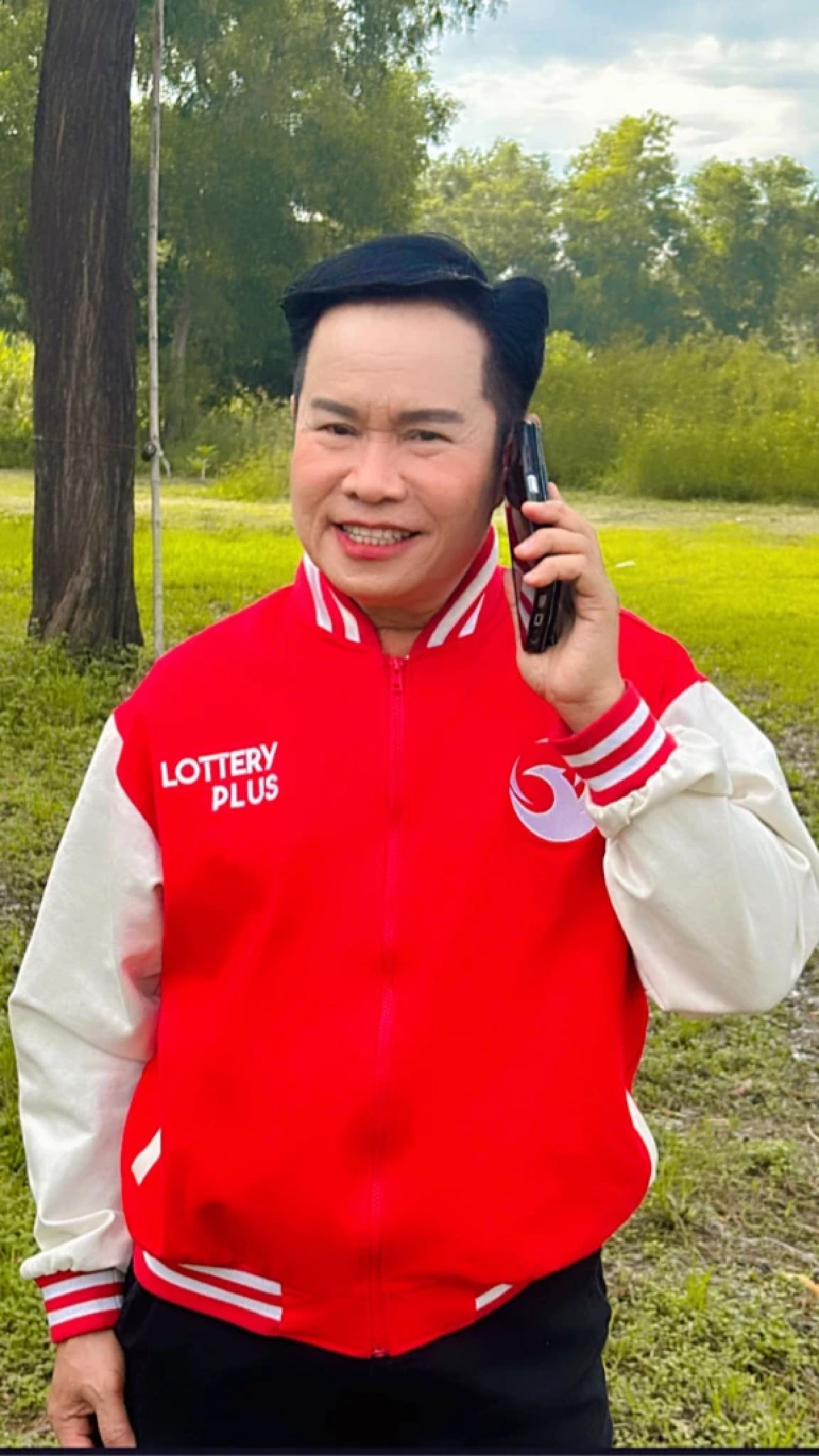 'มนต์สิทธิ์ คำสร้อย' จุดธูปเปิดเลขเด็ด! ลุ้นรวยหวยงวด1 ธันวาคม 2568