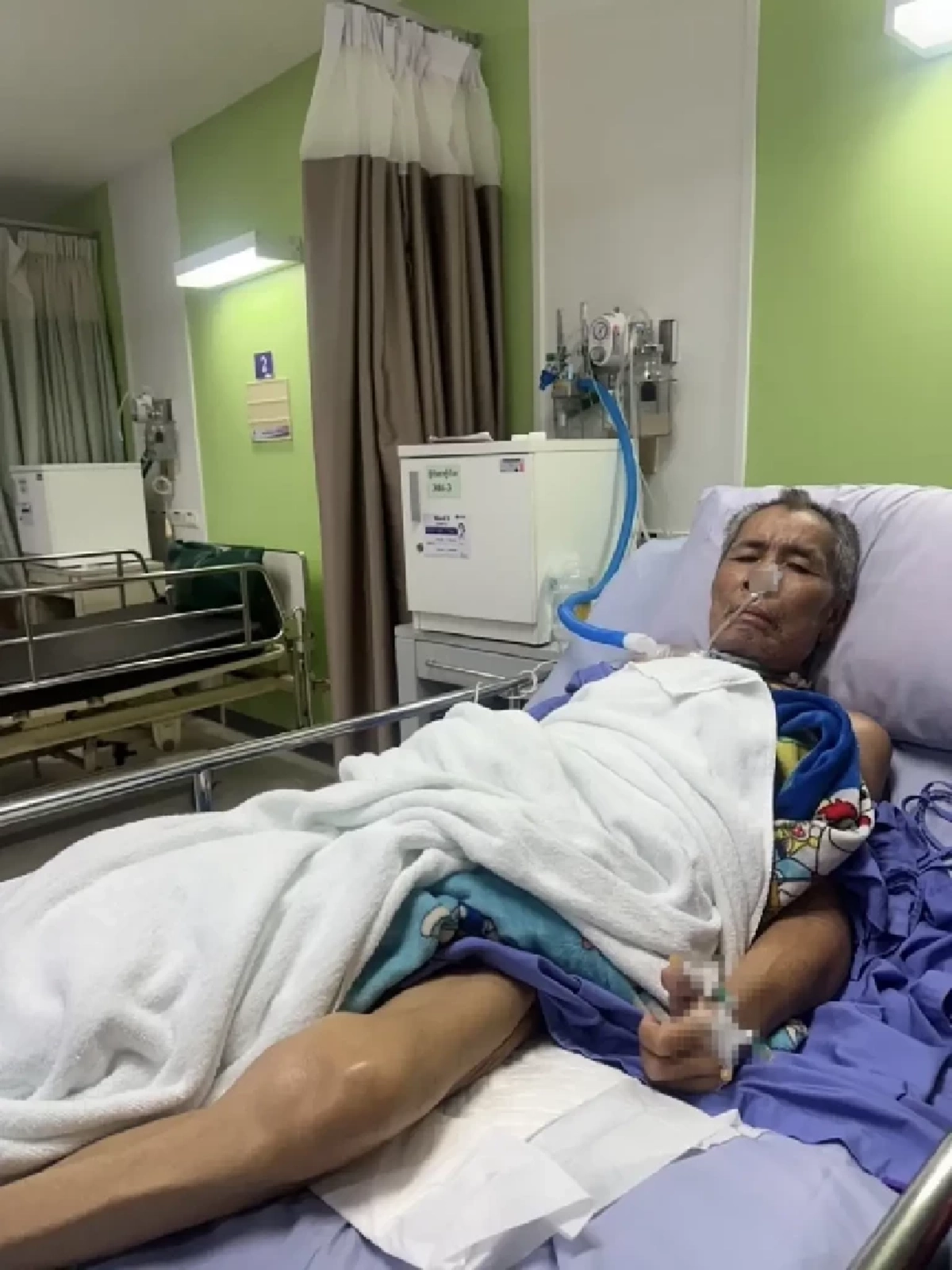 แทบจำไม่ได้! ตลกดังป่วยหนัก ถูกเจาะคอ-ไร้เสียงพูด นอนโรงพยาบาลเกือบเดือน