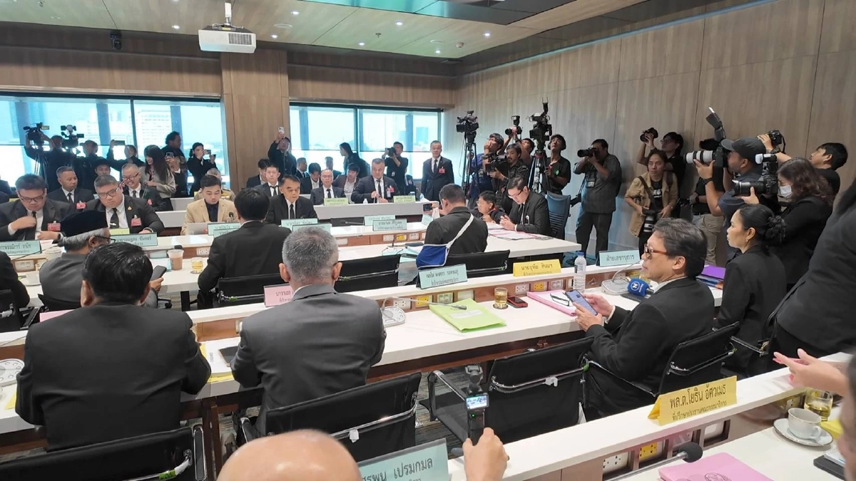 \"บิ๊กแจง\" โวย \"โรม\" อนุญาตสื่อถ่ายทอดสด ประชุม กมธ.มั่นคงฯ