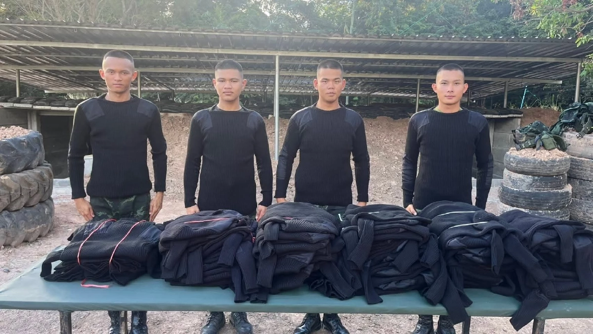 กรมสมเด็จพระเทพฯ พระราชทาน \"เสื้อกันหนาว-รองเท้าผ้าใบ\" ให้แก่ทหารชายแดนไทย