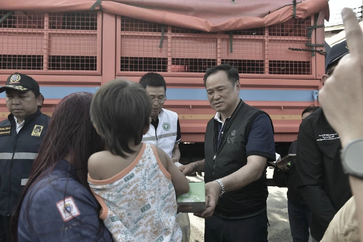 "อนุทิน" ลงพื้นที่หาดใหญ่อีกครั้ง ติดตามสถานการณ์ แผนฟื้นฟู