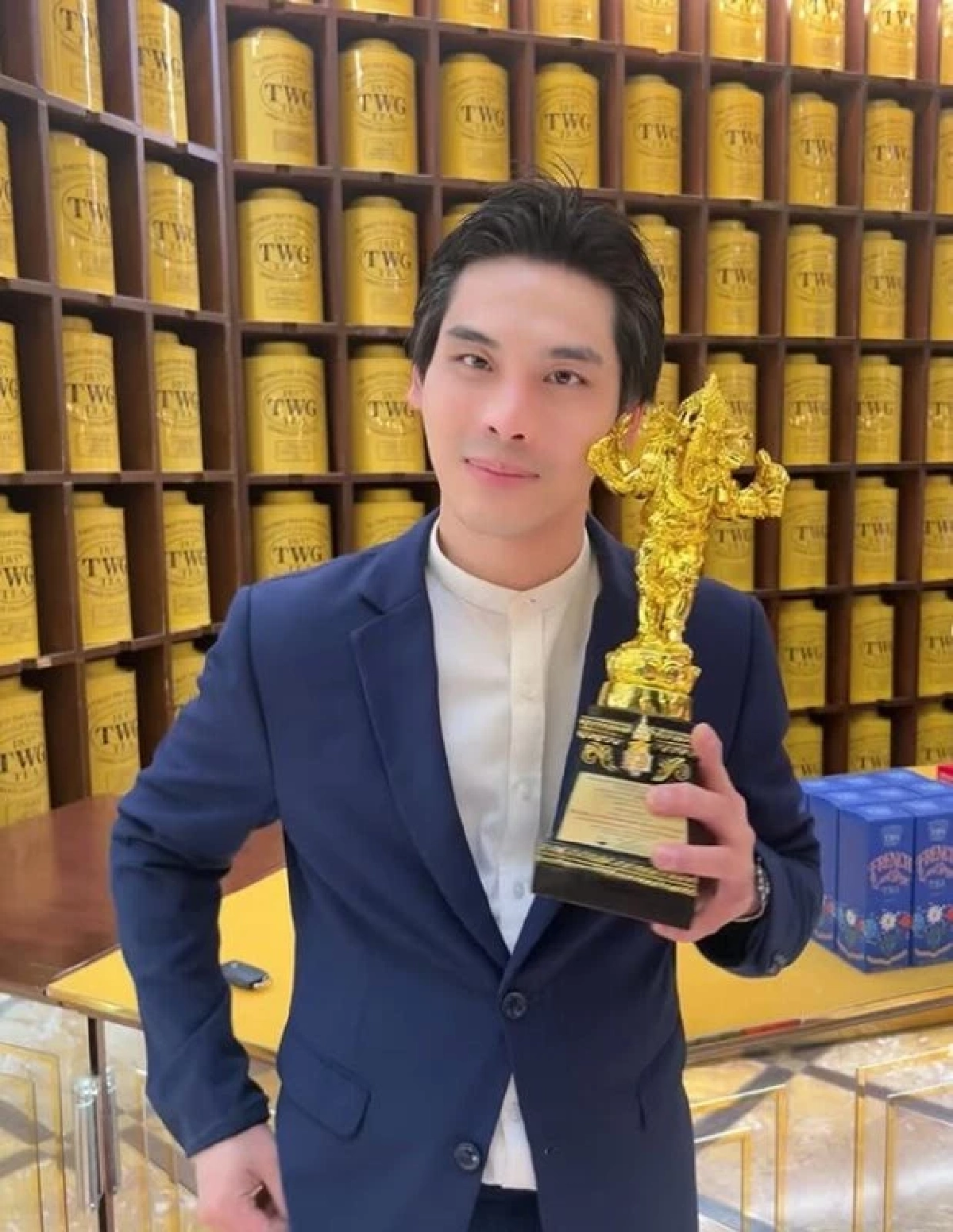 เปิดประวัติรู้จัก "ทิว นรรัตน์" ทายาทยาดมโบว์แดง นักธุรกิจรุ่นใหม่ไฟแรง