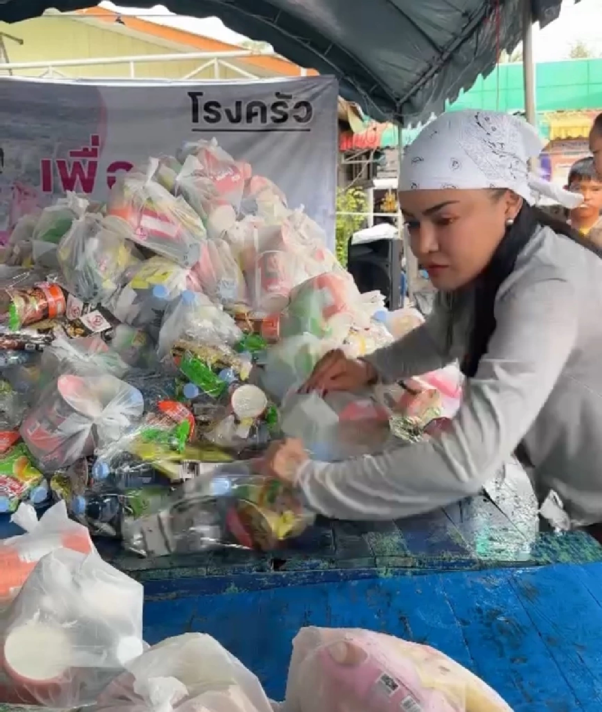 “พิมรี่พาย” ควักเงินส่วนตัว ช่วยน้ำท่วมหาดใหญ่ ลั่น! จะทำให้ได้เต็มที่เท่าที่จะทำไหว