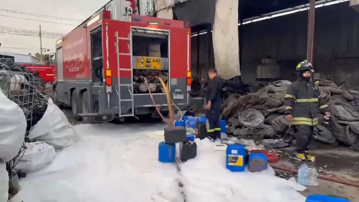 อัปเดต ไฟไหม้โรงงานรีไซเคิล ย่านบางพลี ชาวบ้านเริ่มได้รับผลกระทบ