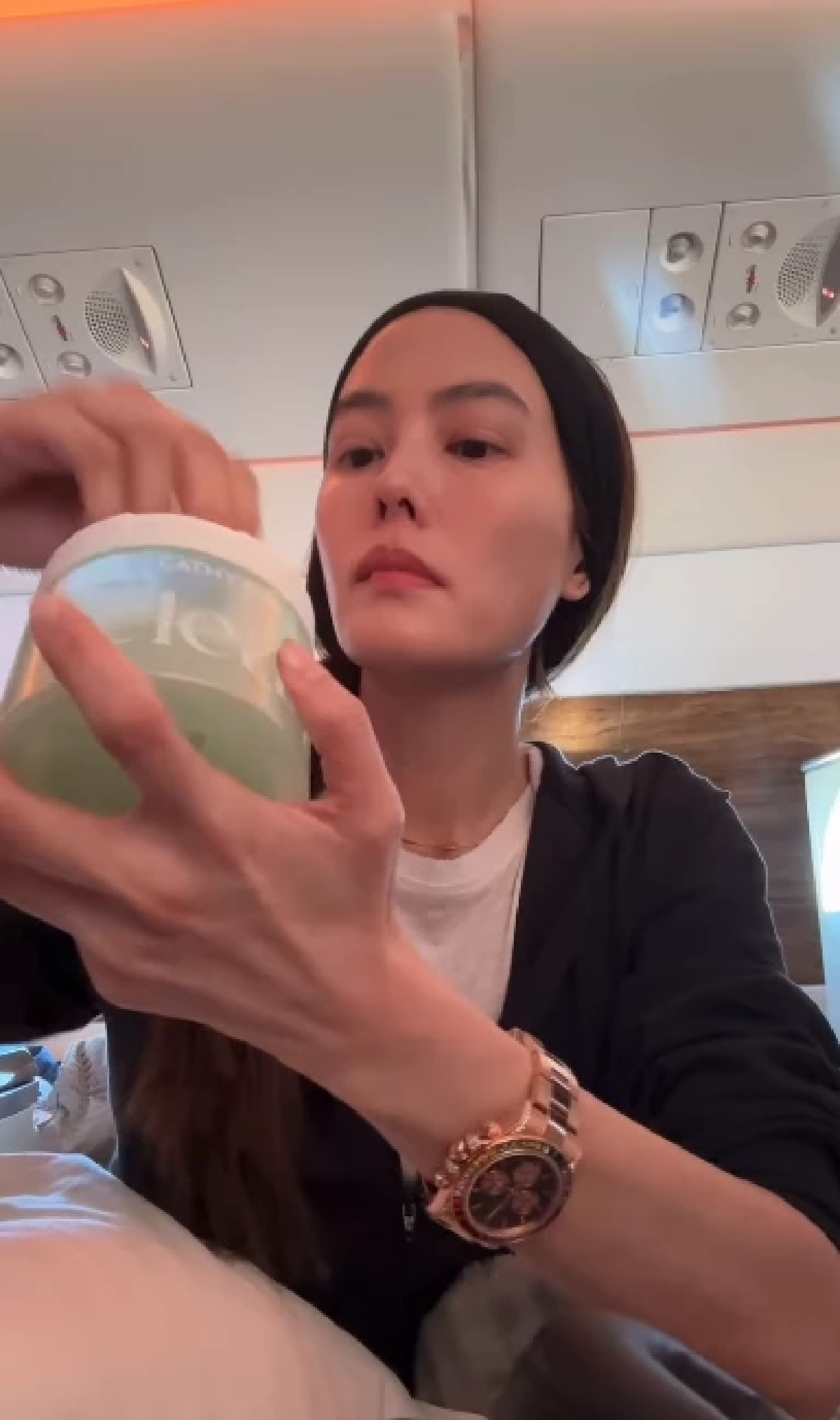 ส่อง! 'เจนี่' หลังโพสต์แคปชั่นเด็ด พักดราม่า'แก๊งนางฟ้า' ดูแลกายโนแคร์?