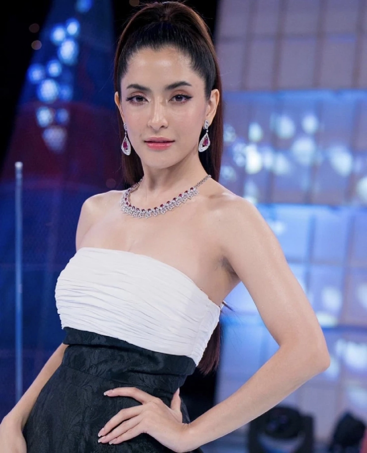 อุ๊ย! \"ตุ้ย ธีรภัทร์\" ลงรูปหล่อโอปป้า \"พิ้งกี้ สาวิกา\" โผล่รีโพสต์ส่งหัวใจฉ่ำ