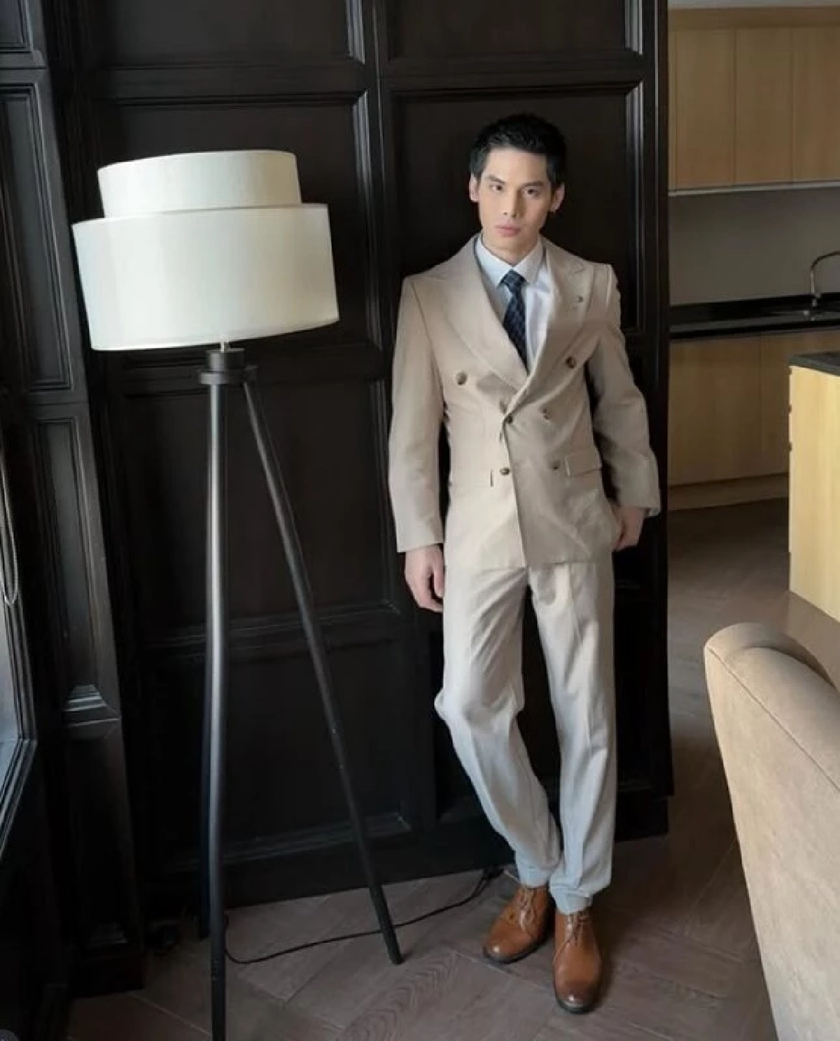 เปิดประวัติรู้จัก "ทิว นรรัตน์" ทายาทยาดมโบว์แดง นักธุรกิจรุ่นใหม่ไฟแรง