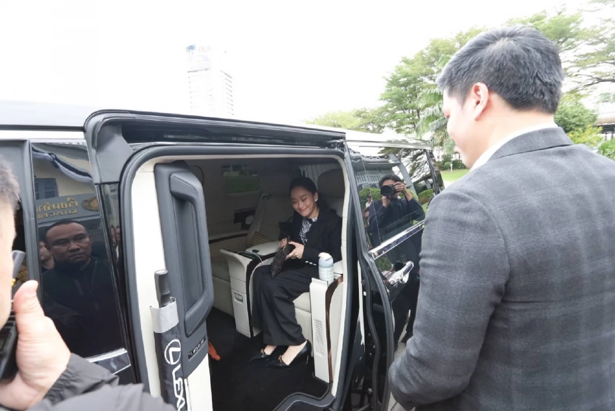 "ทักษิณ" เครียด เข้าร่วมโครงการธรรมนาวาวัง "อุ๊งอิ๊งค์" หวังพ่อได้สิทธิพักโทษ