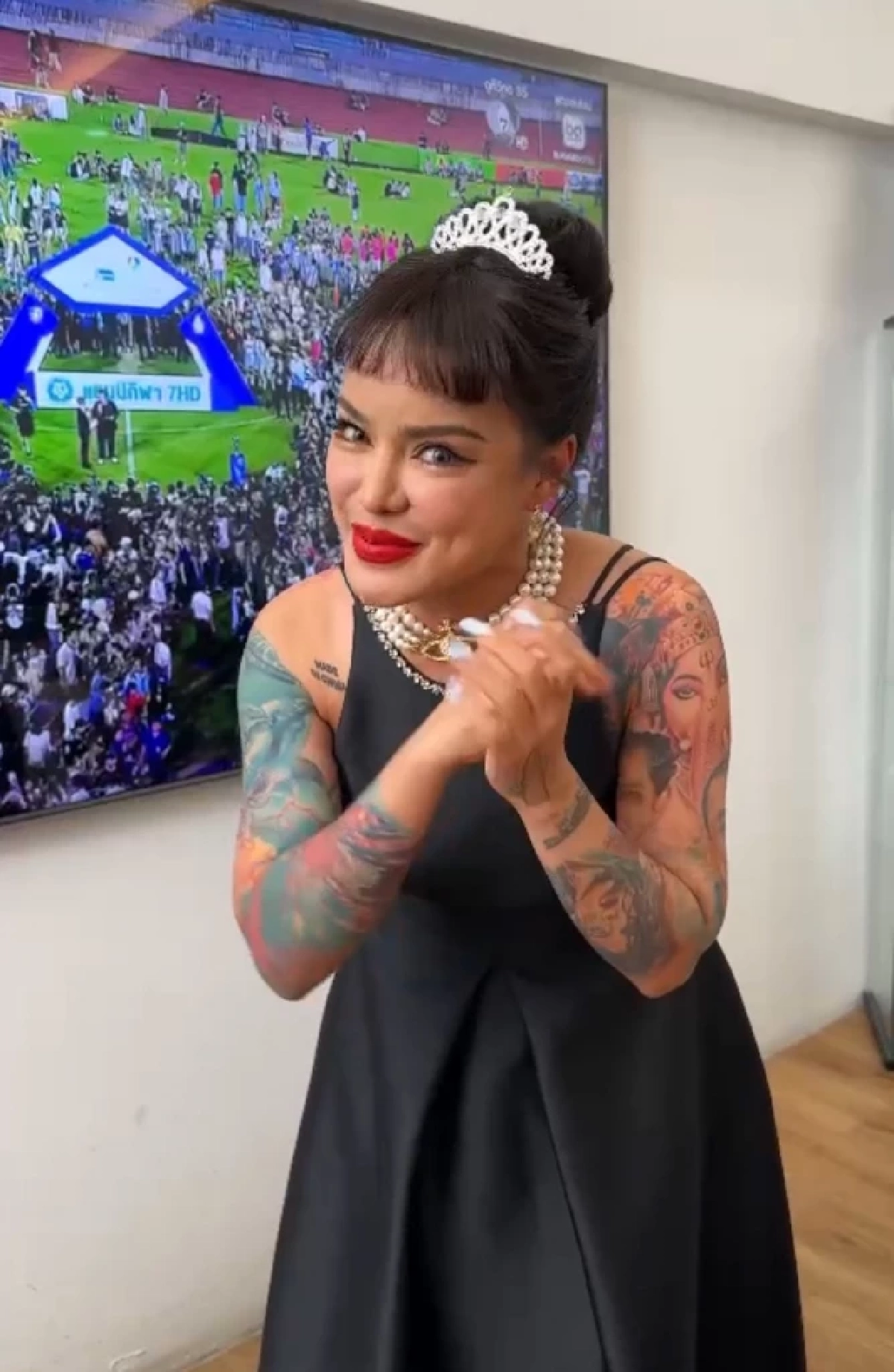 ทำให้มันเวอร์! \"พิมรี่พาย\" อัปเดตสร้างสนามฟุตบอล \"หมอนทองวิทยา\"