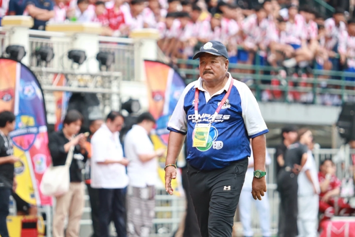 ประวัติ \"อาจารย์สกล\" ผู้สร้างประวัติศาสตร์หน้าใหม่ \"หมอนทองวิทยา\"