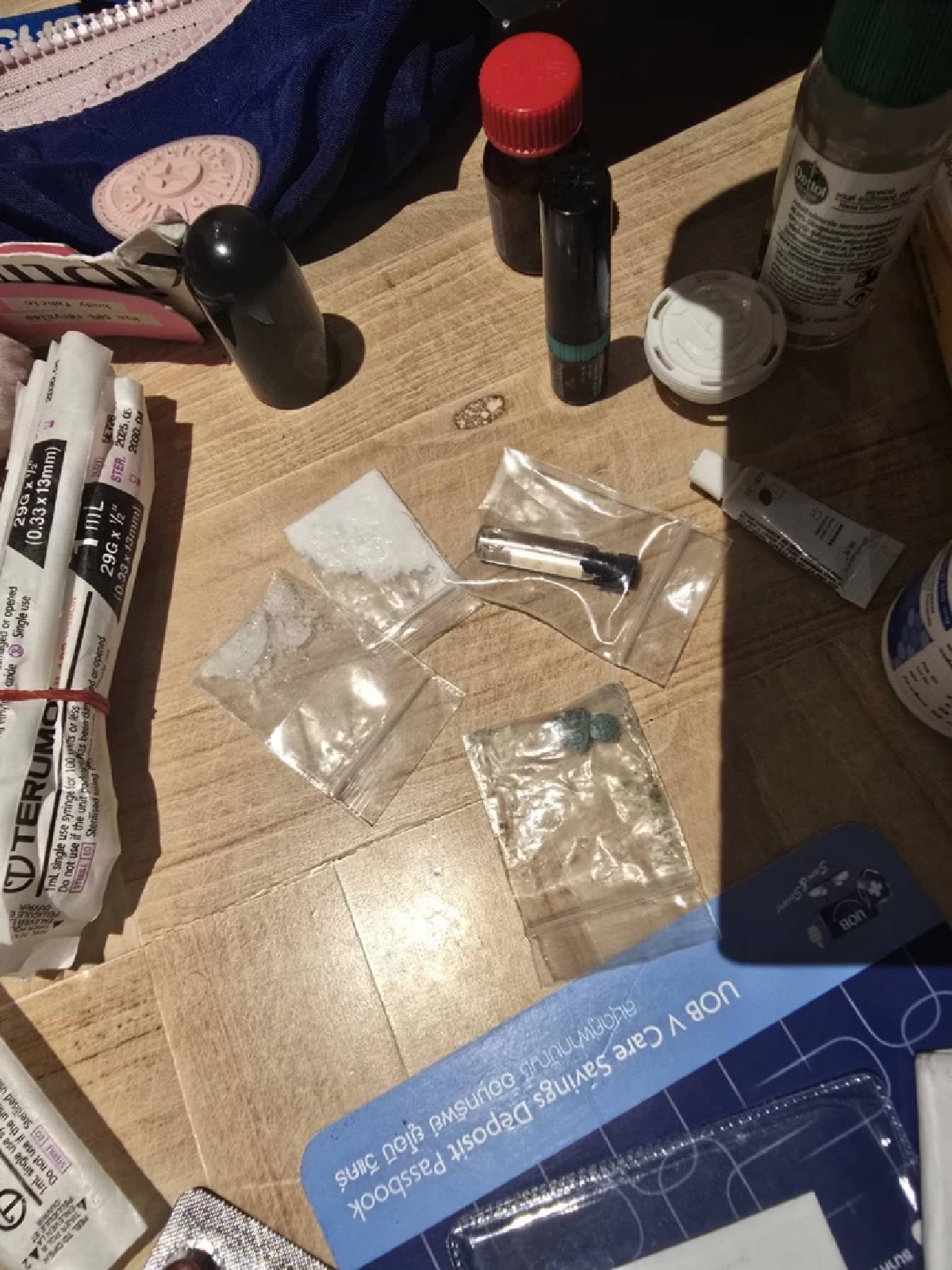 บุกทลาย \"ปาร์ตี้เหมืองทอง\" กลางกรุง LGBTQ+ มั่วสุมเสพยา-มั่วสวาท 29 ราย