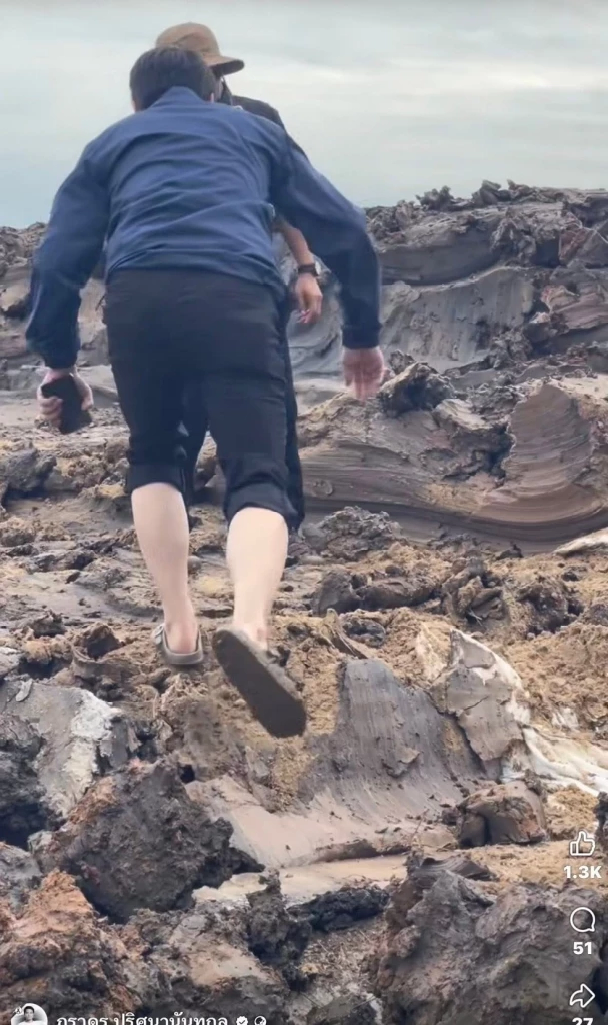 \"สมศักดิ์\" โพสต์แล้ว หลัง \"ภราดร\" ลูกชาย เจอดราม่า ลุกหนีไม่ตอบคำถาม