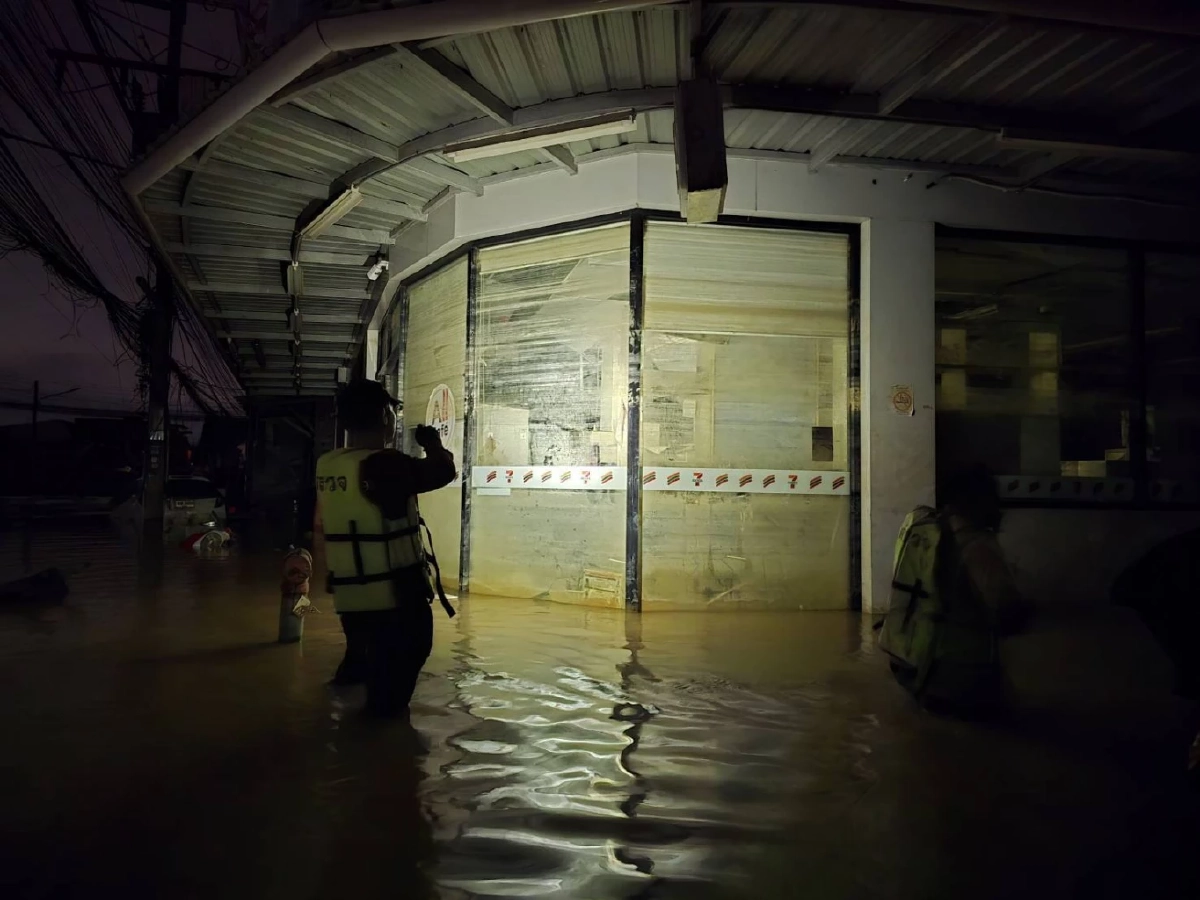 ชุดปฏิบัติการพิเศษแดนไทย 54 ตรวจสอบเขต 8 เหตุคนร้าย บุกปล้นร้านสะดวกซื้อ