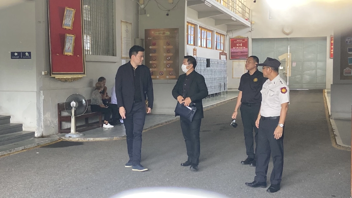 "ทนายวิญญัติ" ชี้แจงสัมพันธ์ "ทักษิณ" กับ "เบน สมิธ" หลังถูกกล่าวหา