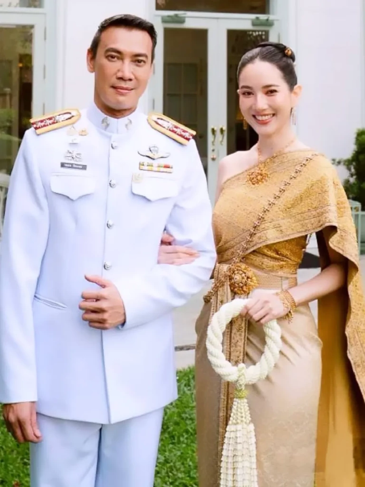 รู้จัก \"หมอเพื่อน กอบกุลยา\" เจ้าสาว \"หมวดอ๋อ\" สวยมาก แถมดีกรีไม่ธรรมดา