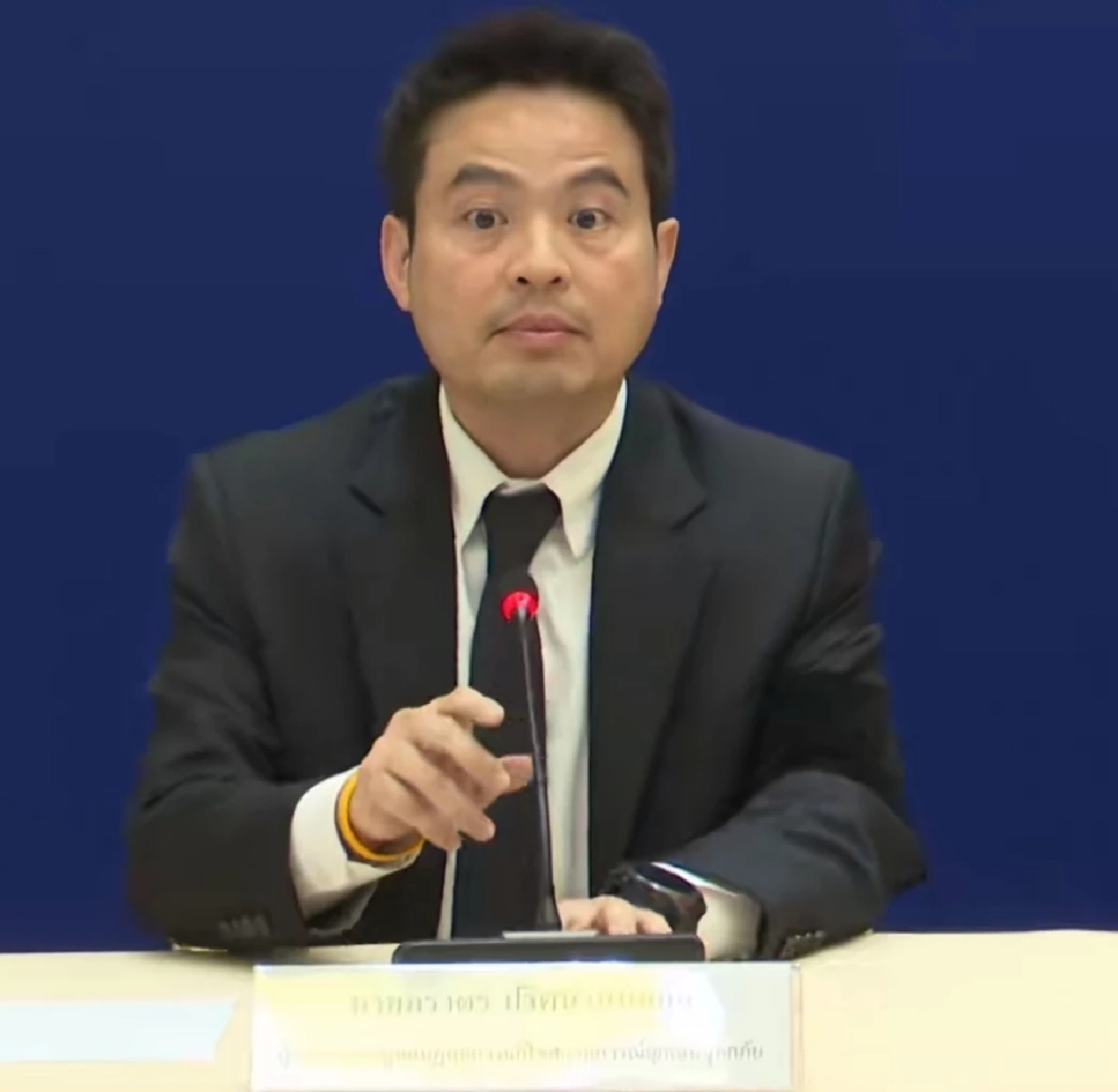 \"สมศักดิ์\" โพสต์แล้ว หลัง \"ภราดร\" ลูกชาย เจอดราม่า ลุกหนีไม่ตอบคำถาม