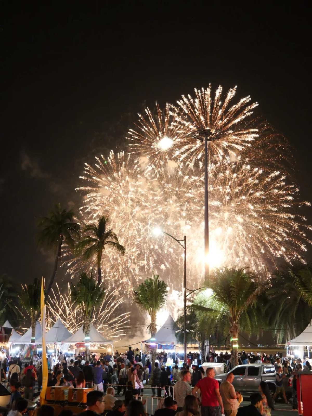ชี้เป้า 6 จุดชมพลุสุดโรแมนติก Pattaya International Fireworks Festival 2025 “เทศกาลพลุนานาชาติเมืองพัทยา แสงแห่งความจงรักภักดี สถิตในใจนิรันดร์”