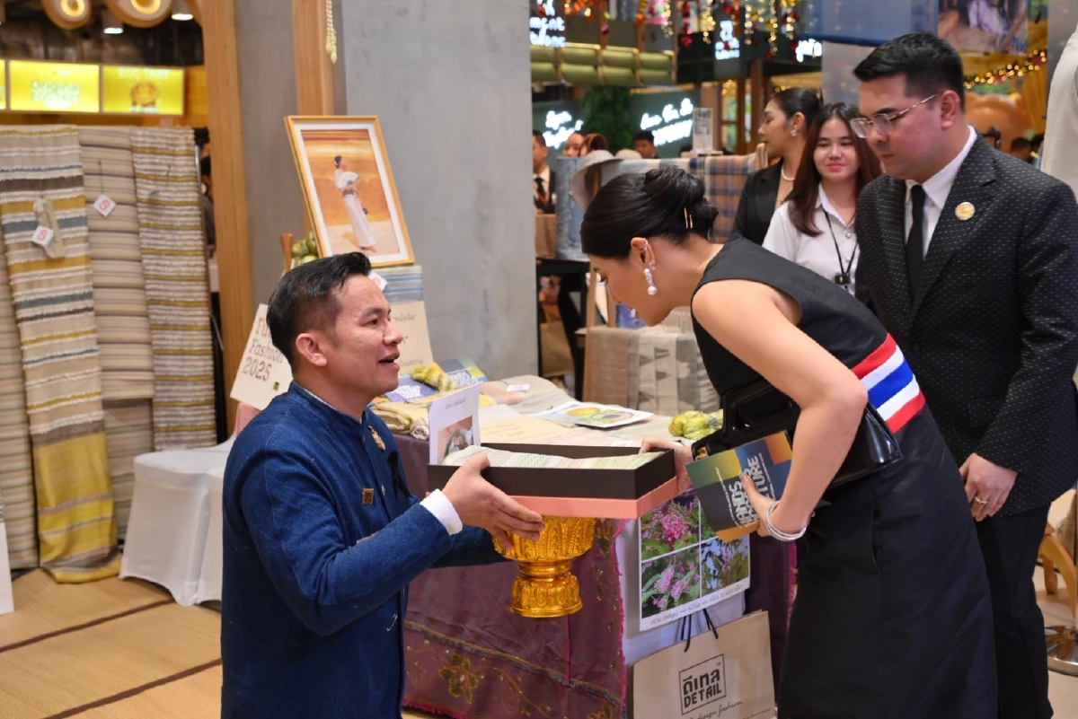 เจ้าฟ้าสิริวัณณวรีฯ นำทัพกูรูแฟชั่นโลกยกระดับ “ผ้าครามไทย” สู่สากล