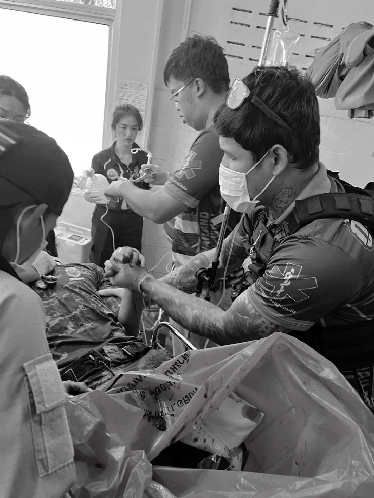 ผมมีลูก! คำพูดสุดท้ายทหารบาดเจ็บดังกว่าเสียงปืน ก่อนเขาหมดสติ