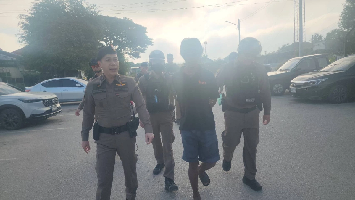 เปิดนาที 'ชายเร่ร่อน' ก่อเหตุคลั่งใช้มีดจ้วง รปภ. เลือดอาบคาสถานีรถไฟลำปาง