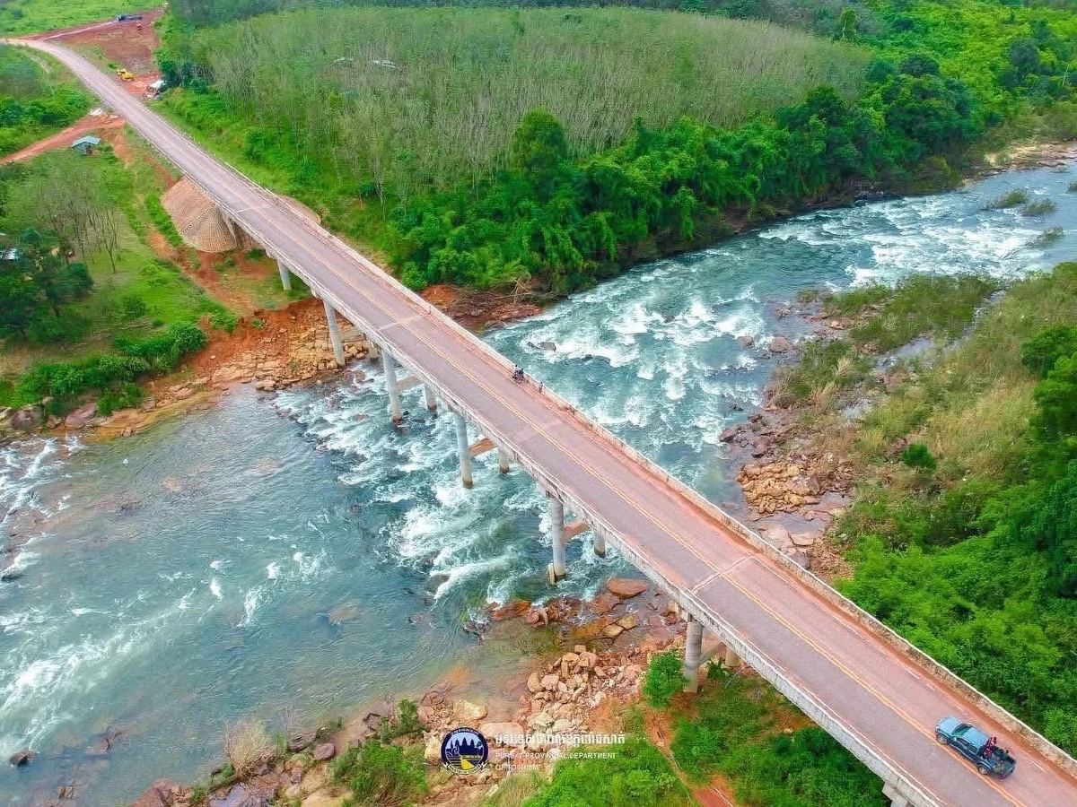 F-16 ทิ้งระเบิด 3 ครั้ง ทำลายสะพานจัยจุมเนี้ยะ ตัดเส้นทางลำเลีย