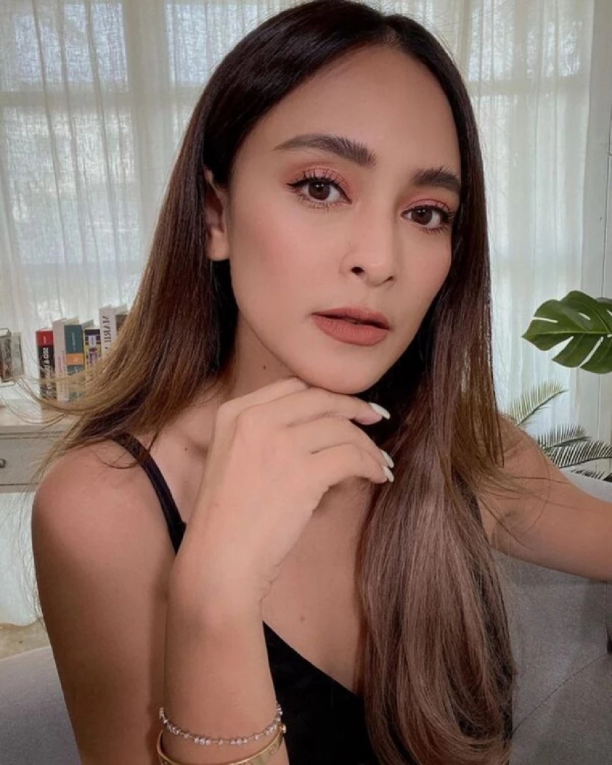 “นานา ไรบีนา” ฟาดกลับชาวเน็ตหลังเจอแซะ “รับบทเหยื่อ” ลั่น! ไม่ต้องมาสงสาร