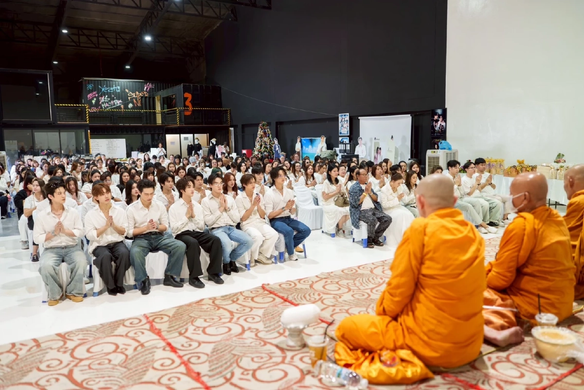 อีเวนท์บุญ–คอนเสิร์ต "Flow of Merit 2025" แฟนคลับทะลัก ลุ้นโชค–เต้นสนั่นทั้งฮอลล์