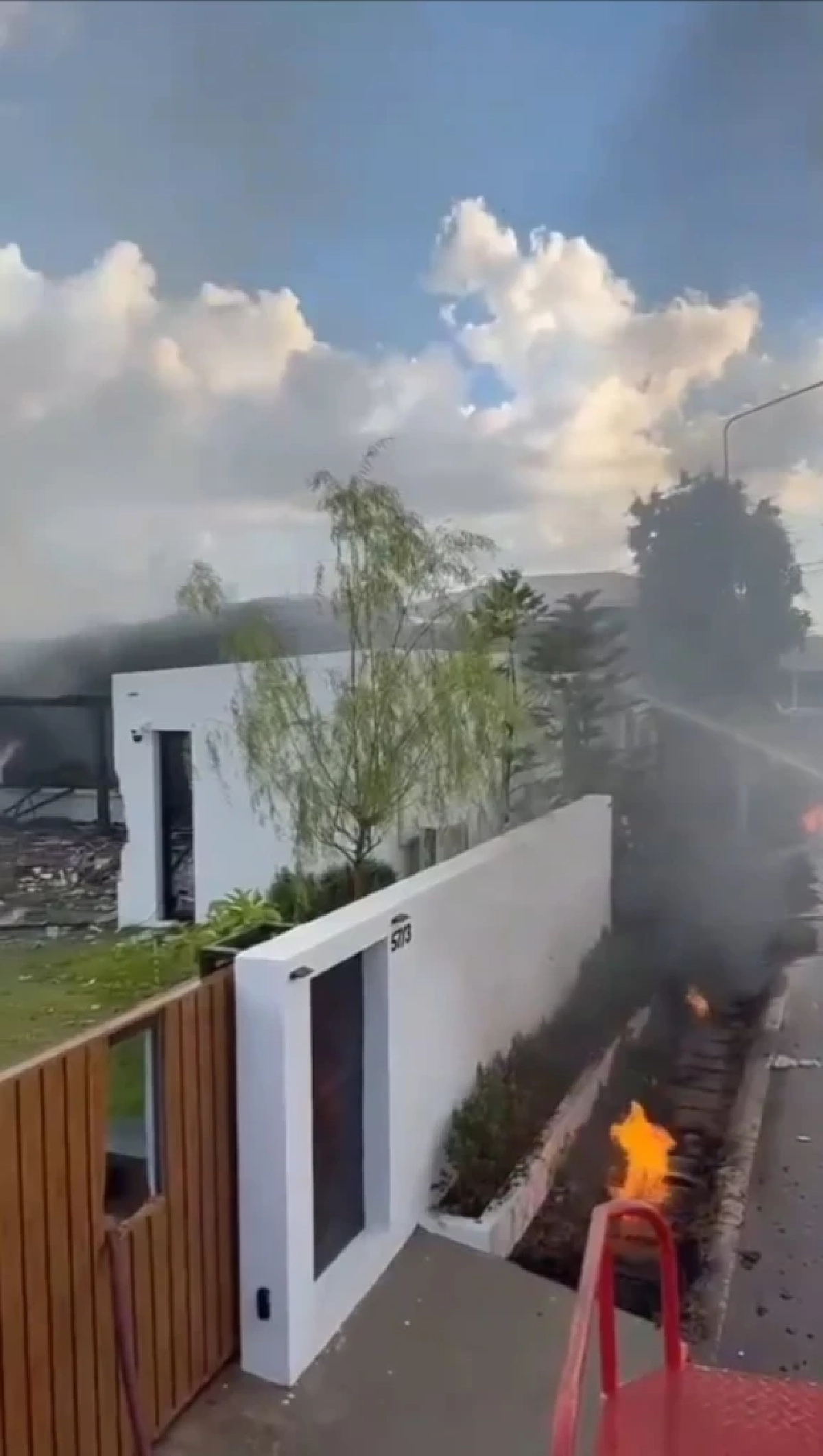 เขมรยิงจรวด BM-21 ตกใส่บ้านเรือน ตร.เจ็บ 1 ชาวบ้านเจ็บ 5 ขาขาด 2 ข้าง