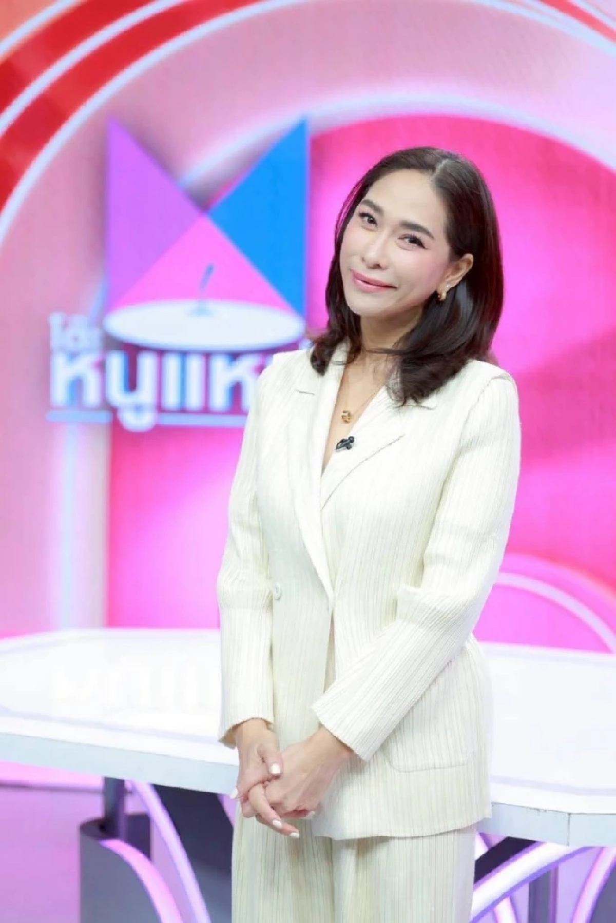 "พลอย เฌอมาลย์"  สู้เอฟเฟกต์มะเร็ง ผมหงอก-หมดประจำเดือน