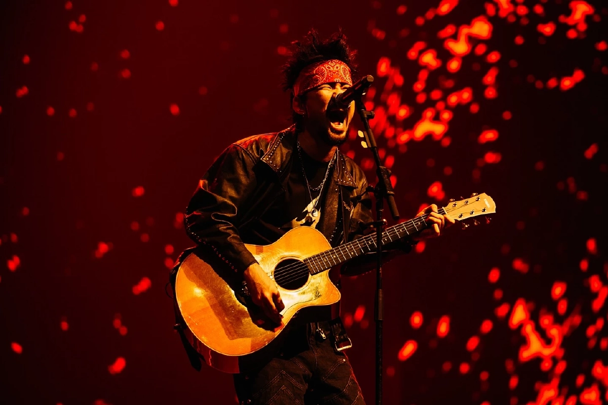 "จ๋าย ไททศมิตร" โพสต์ฟาดนักการเมืองสีเทา แซะแรงเทายังไงให้เจริญ