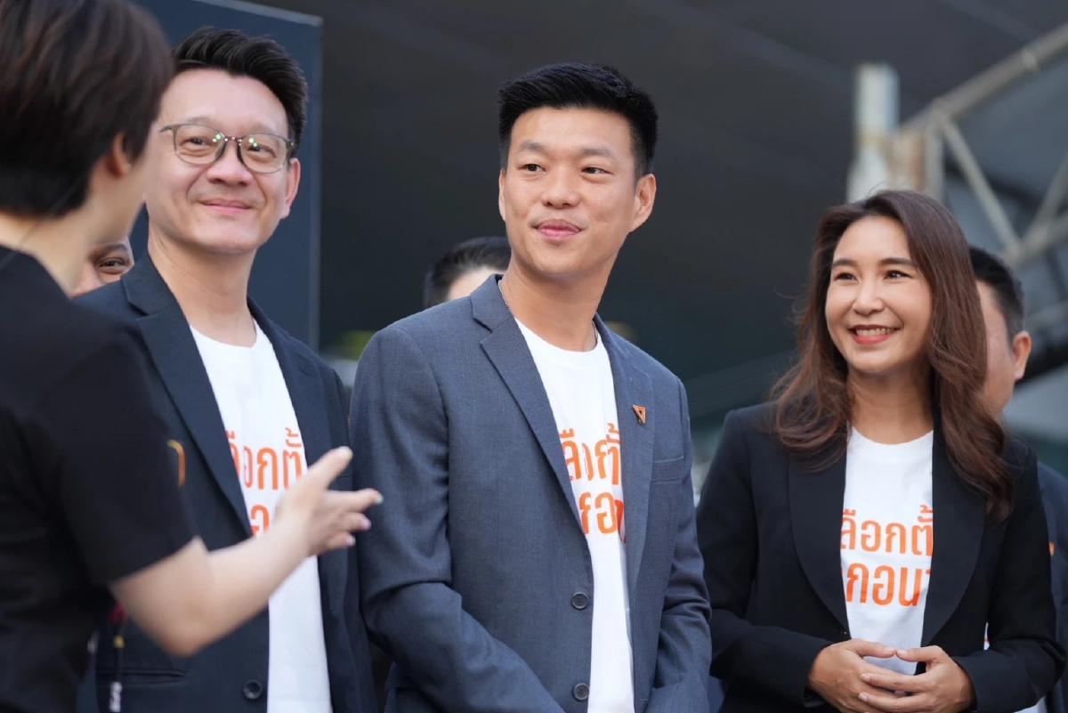 ปชน. ปิดประตู ม.112 นโยบายหาเสียง "เท้ง" ท้า "อนุทิน" รับเงื่อนไขกวาดล้างสีเทา