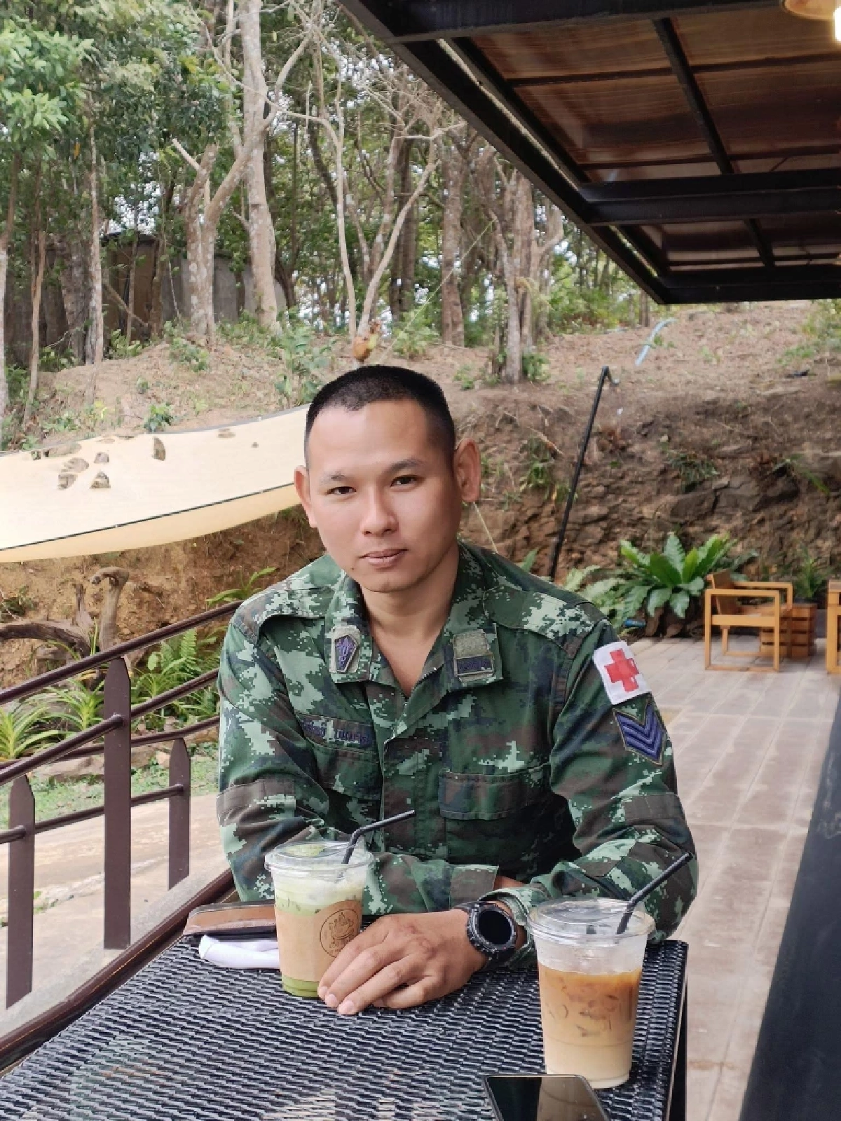 "จ.ส.อ.อภิสิทธิ์ บุนนาค" วีรบุรุษผู้แบกเป้ยาแทนกระสุน ถูกถล่มในฐานพยาบาล