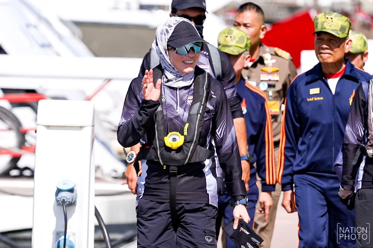 ถ่ายทอดสด "พระราชินี" ทรงนำทัพนักกีฬาไทย แข่งเรือใบซีเกมส์ 2025