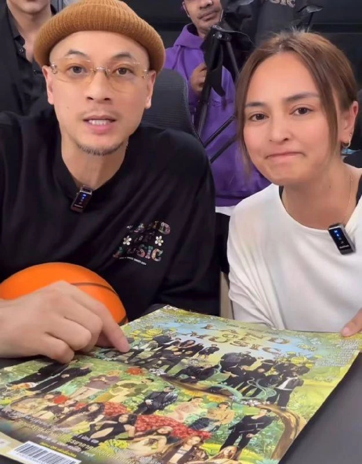 "เวย์ ไทเทเนี่ยม" ถือเค้กโผล่เซอร์ไพรส์วันเกิด "นานา ไรบีนา"