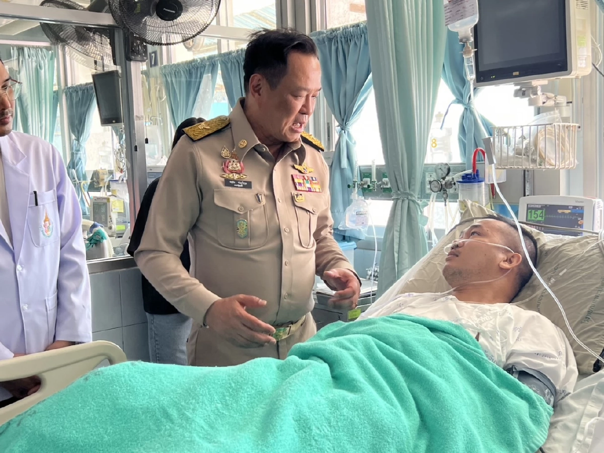 นายกฯ รุดเยี่ยม "จ่าเหิน" นาวิกโยธิน เหยียบทุ่นระเบิด ล่าสุดพ้นขีดอันตราย