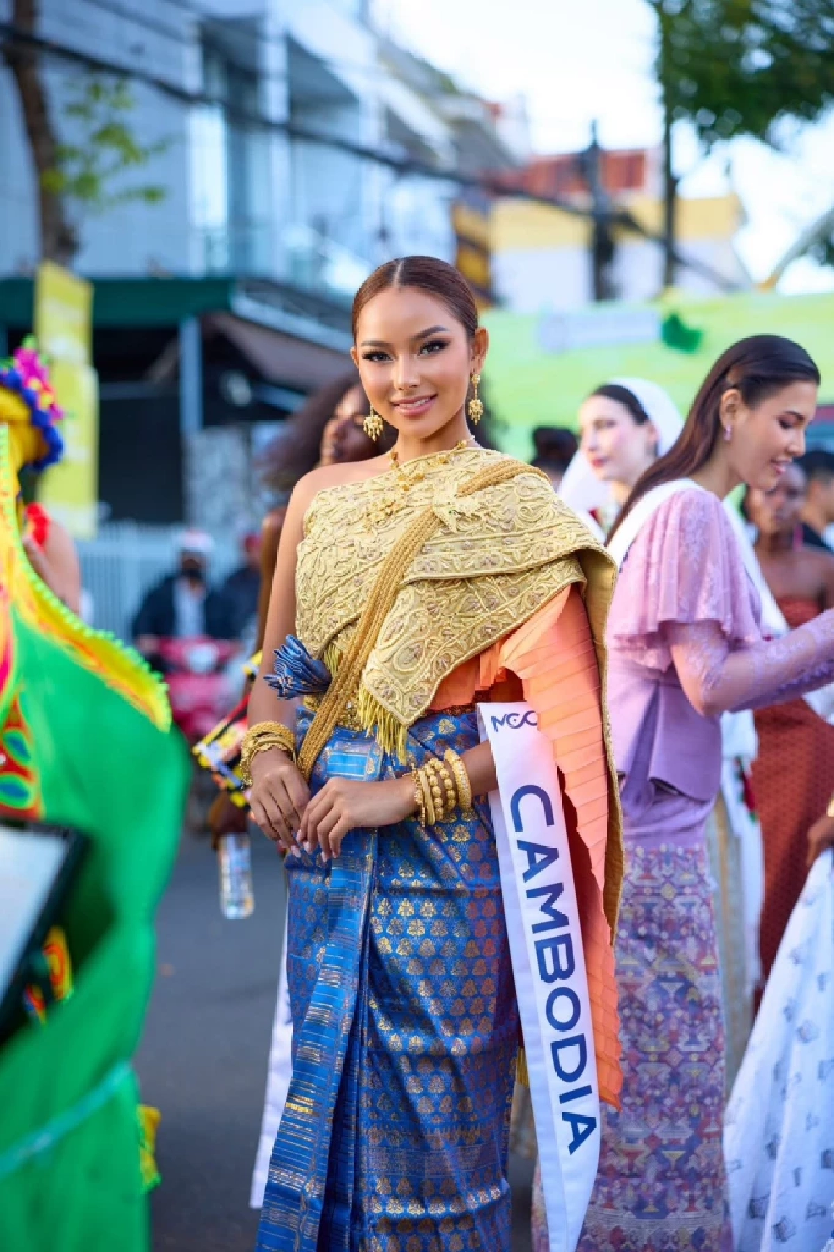 นางงามเขมร "เคลมชุดไทย" อ้างสืบทอดมาแต่โบราณ ยัน! ชุดราชวงศ์เขมร?