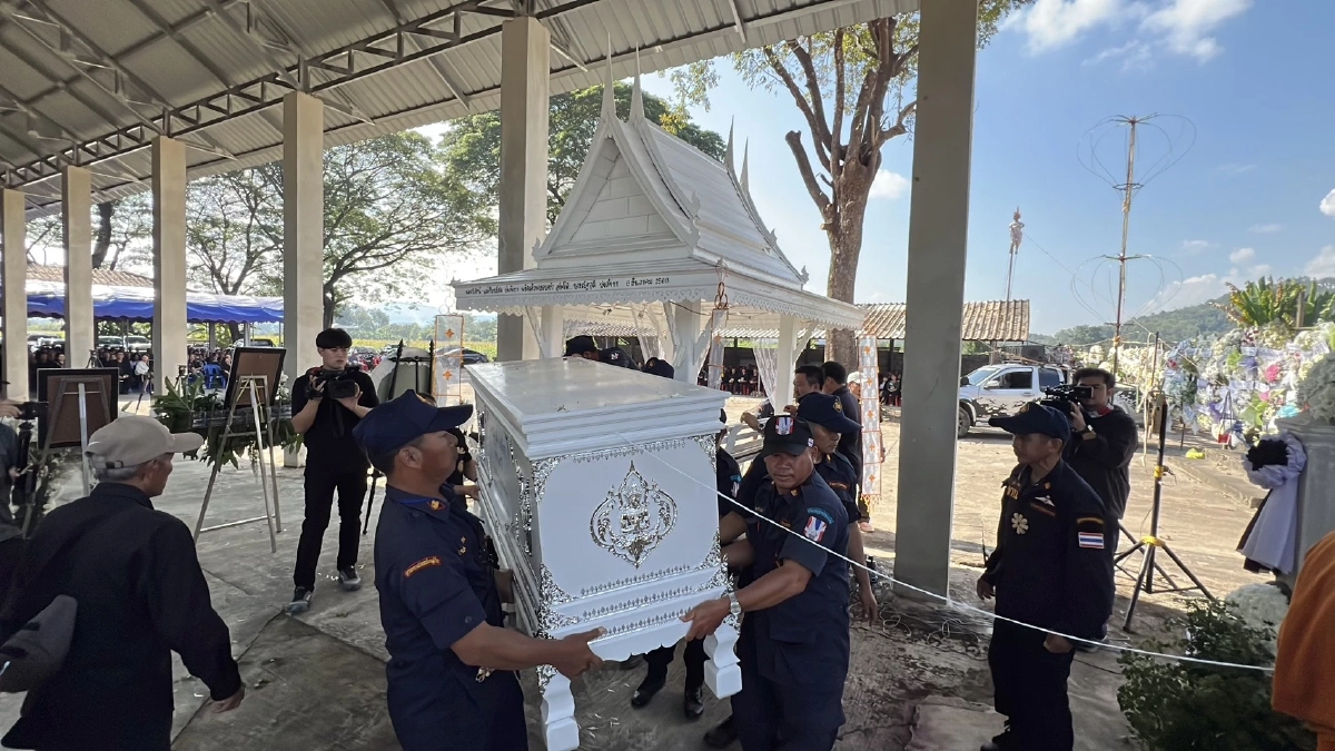 บรรยากาศการประกอบพิธี “เผาหลอกนัทปง” เป็นไปด้วยความโศกเศร้า