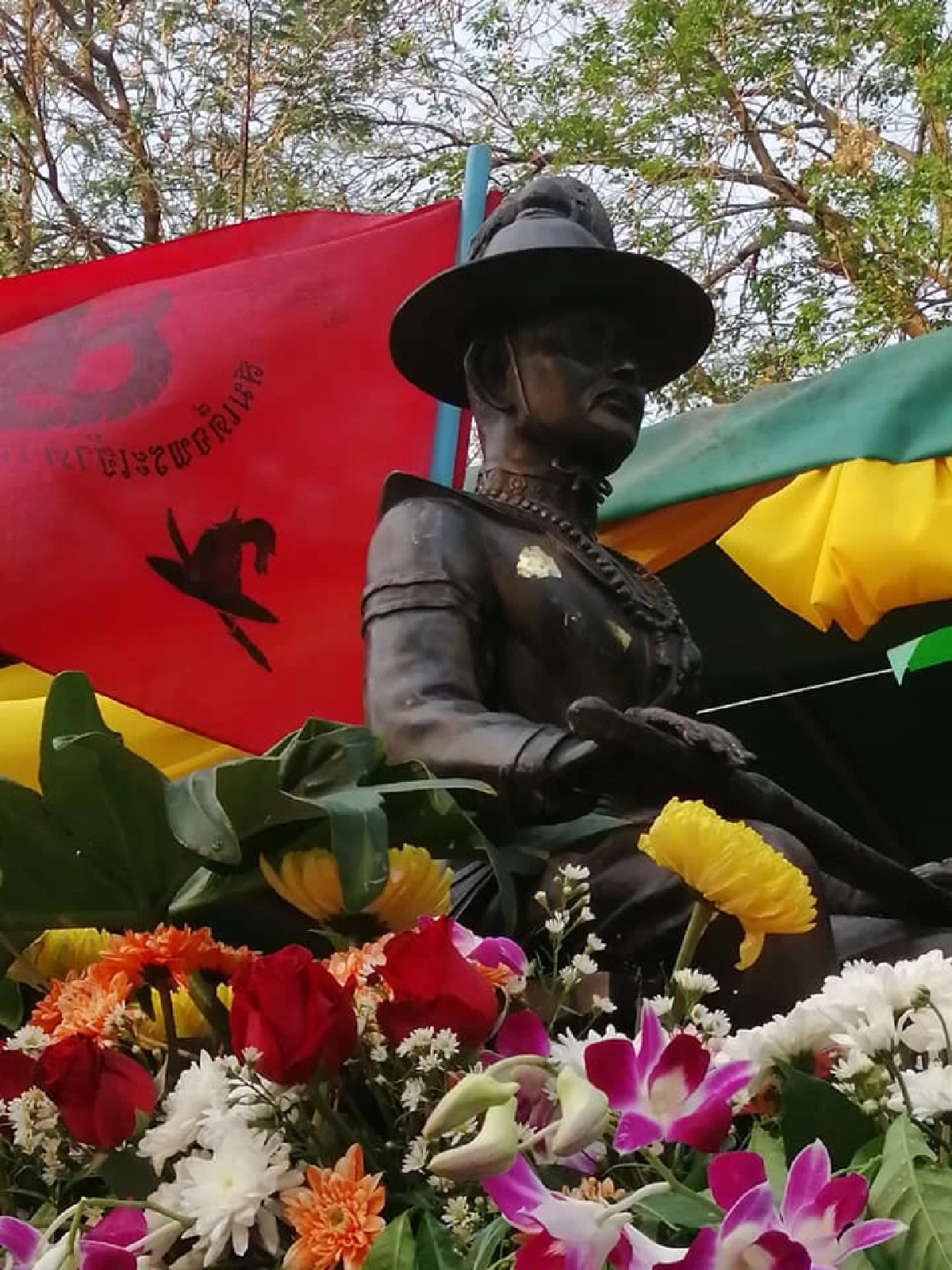 นักวิชาการ-ชาวบ้านบุกยื่นอธิบดีฯ ร้องทุกข์ 'พระสงฆ์' บุกรุกโบราณสถาน จ.ตาก