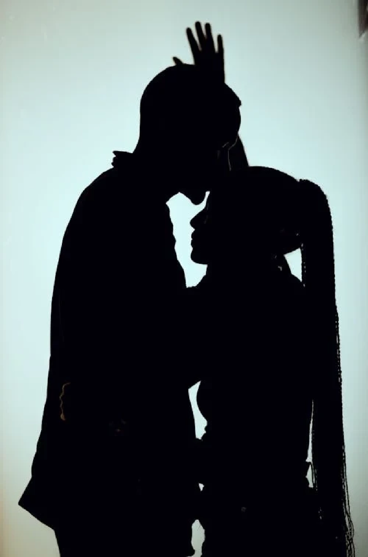 เพจดังปล่อยโพสต์ปริศนาผงะทั้งไทม์ไลน์! ชี้เป้าคู่รักนักต้มตุ๋น?