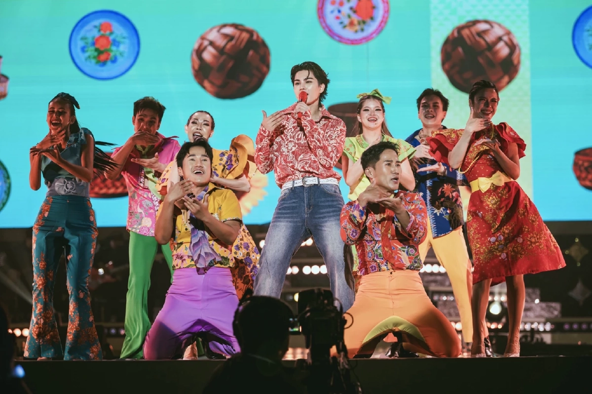 ใส่เต็ม 'ฟอร์ด ฐิติพงศ์'จัดฉลองวันเกิด เติมแฟนคลับ ลูกทุ่งบรอดเวย์