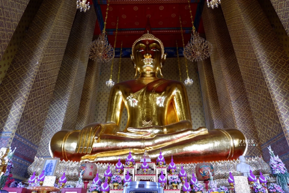 'สวดมนต์ข้ามปี' 10 พิกัด 2569 กลางกรุงเทพมหานครฯ วัดไหนถูกใจไปเลย