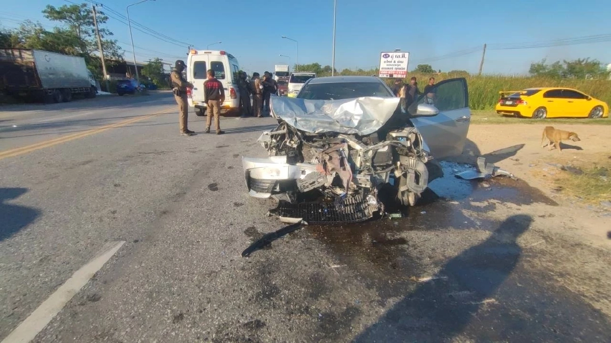 ดับสลด! ปลัดลำลูกกา ลูก ผกก.ปากเกร็ด ถูกเก๋งขับข้ามเลนชน