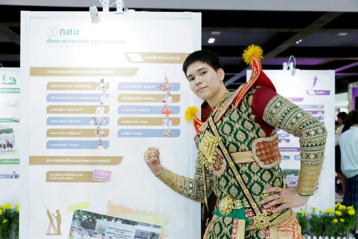 "มาโก้ ศิลา" ลูกชาย "ลอร่า ศศิธร" โตเป็นหนุ่มแล้ว แถมชื่นชอบศิลปะโขน