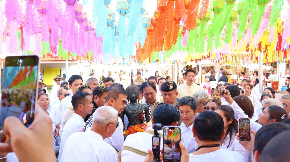 ส่องทะเบียนรถ พิธีอัญเชิญ "พระเจ้าตองทรงเครื่อง" กลับเมืองพะเยา