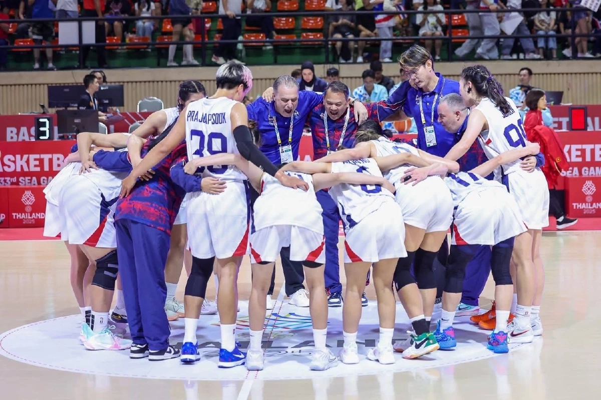 บาสหญิงไทย ผงาดแชมป์กลุ่มซีเกมส์ "โค้ชมิช่า" มั่นใจ! ศักยภาพไทยไกลระดับยุโรป