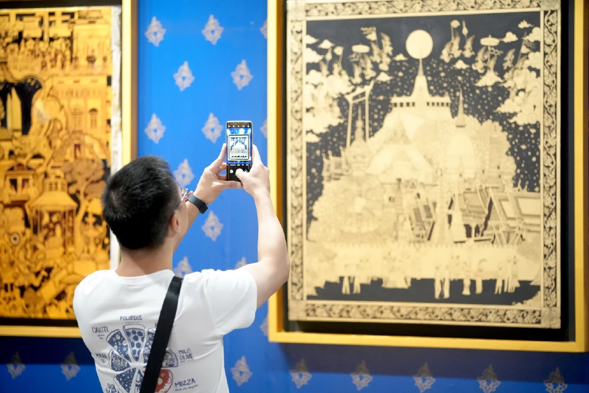 BMN เชิญชวนชื่นชมภาพวาดลายรดน้ำจากฝีมือเยาวชนไทย ณ MRT พหลโยธิน