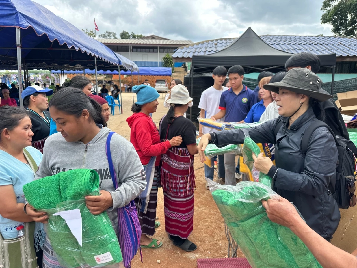 รวมพลังน้ำใจสู่ชาวบ้านห้วยผึ้ง ทอดผ้าป่ามหากุศล สร้างอาคารพยาบาลชุมชนฯ