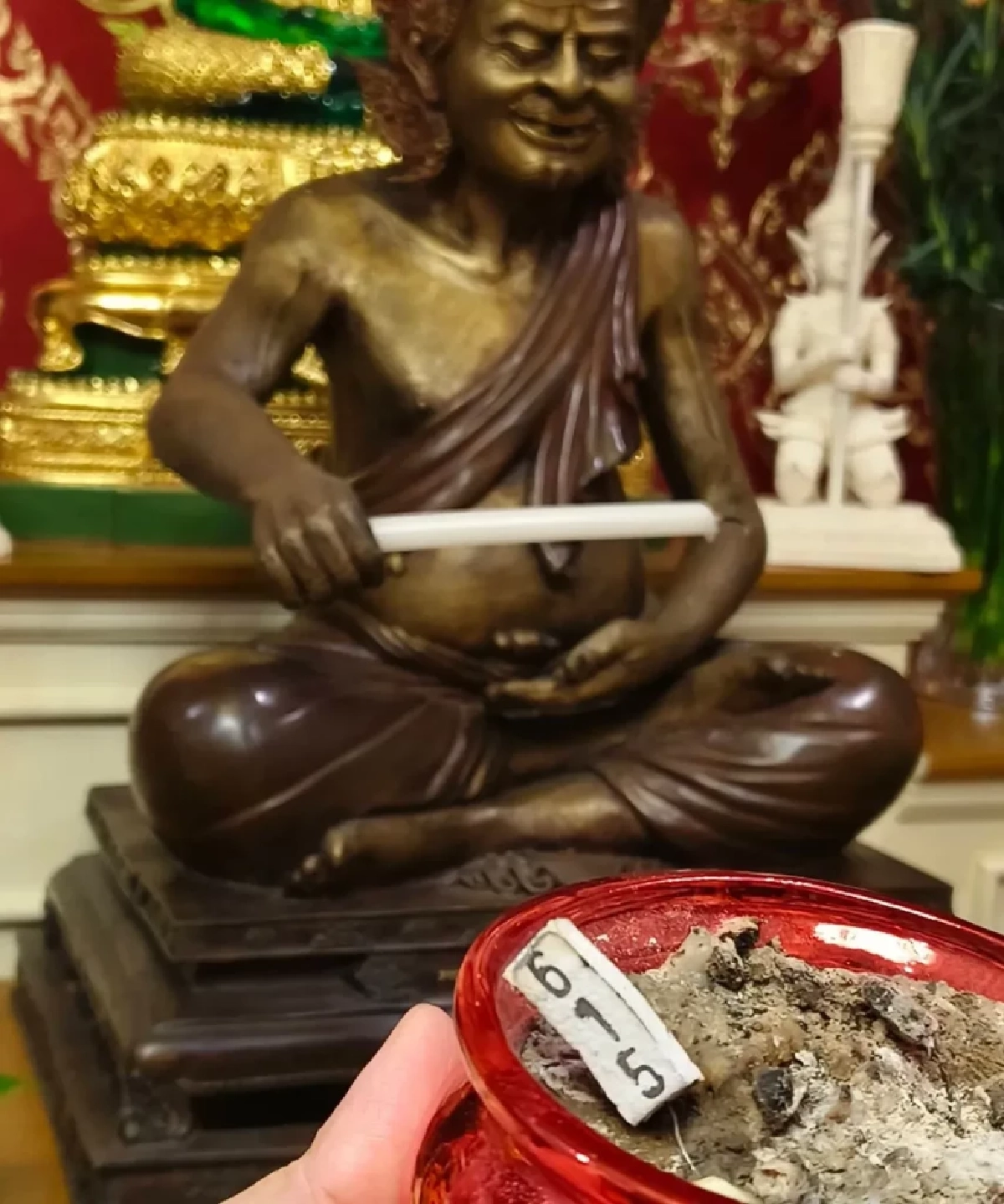 ส่องเลข 'ปู่ฤาษีนารอด' ธูปมงคลขึ้นเลข 3 ตัวชัด ลุ้นโชค ลุ้นรางวัลใหญ่