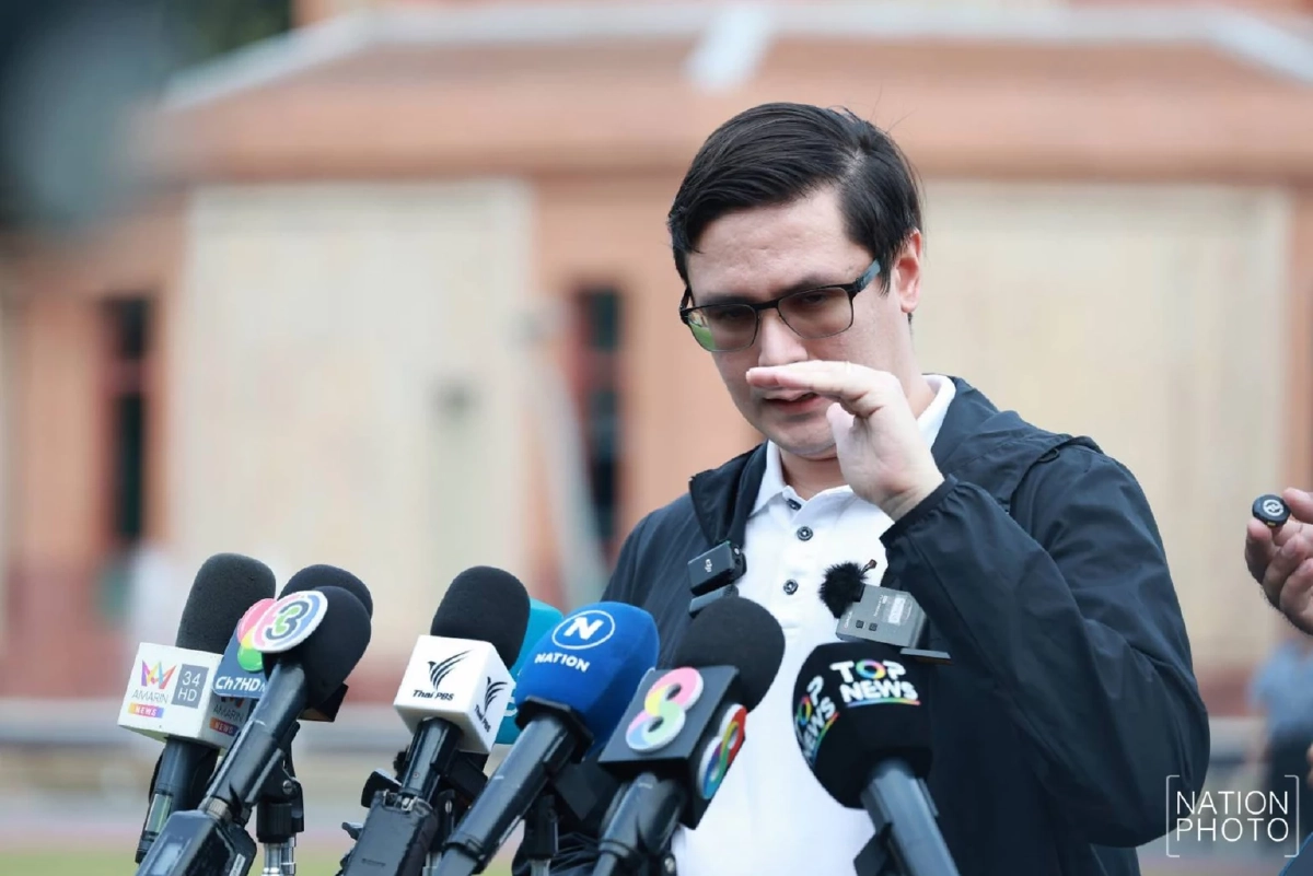 "โรม" ซัด "อนุทิน" ทำไทยเสียเปรียบ แจงดราม่า "พรรคประชาชน" สนใจแต่แก้รัฐธรรมนูญ