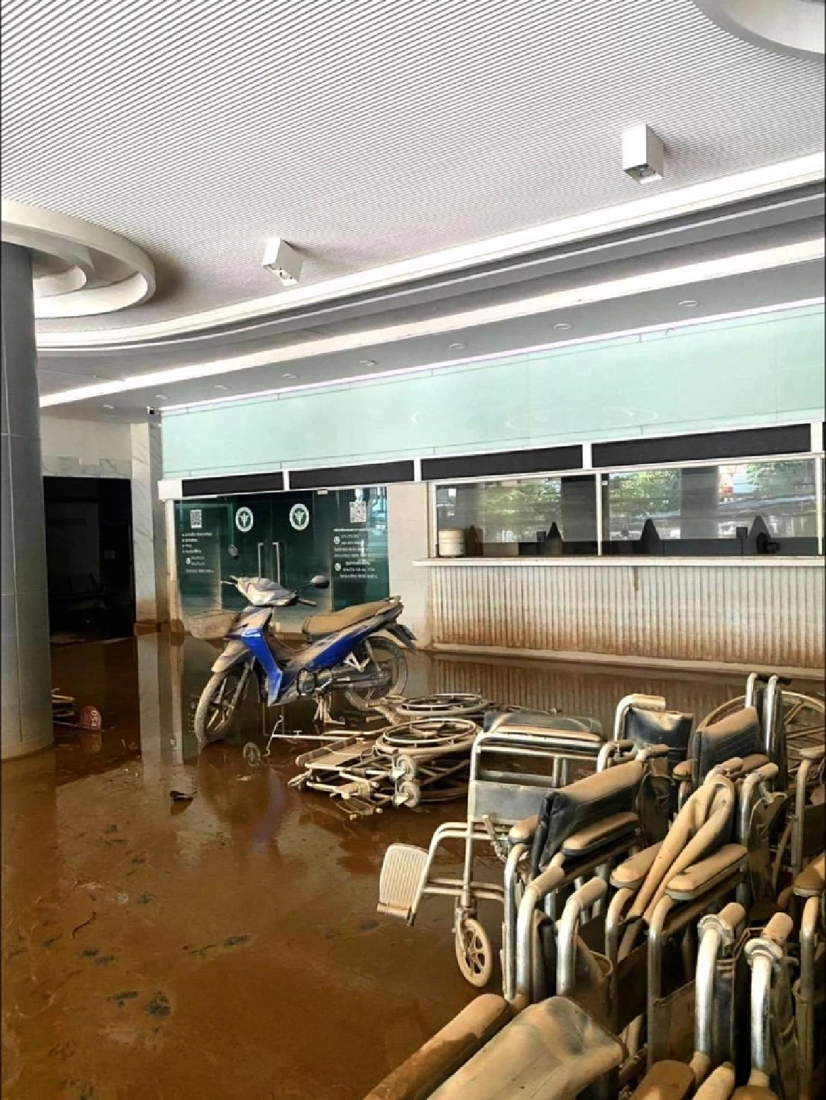 รพ.หาดใหญ่ จมบาดาล! เครื่องมือแพทย์พังเสียหาย 1,000 ล้าน เช็กช่องทางบริจาคได้ที่นี่